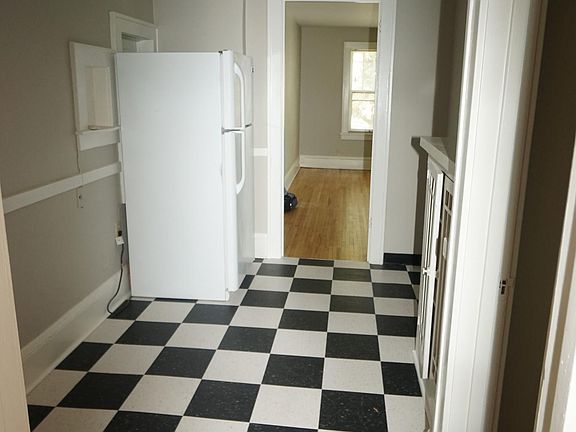 2nd image of 1703 Ashland Ave APT 1