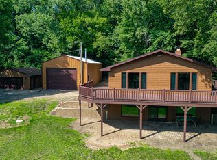 5063 W Murray Dr, Dixon, IL 61021