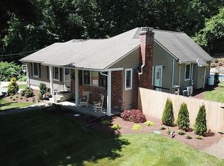15 Macintosh Dr, Smithfield, RI 02828