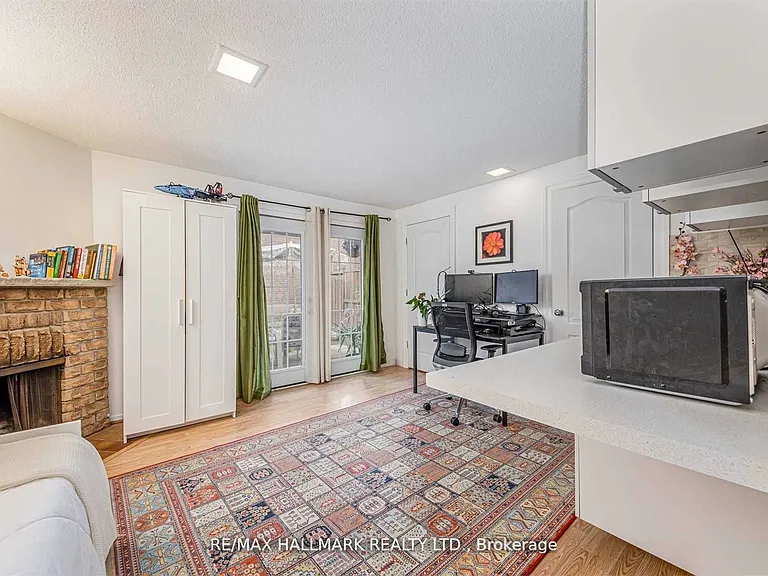 131 Cottonwood Ct — Photo 16