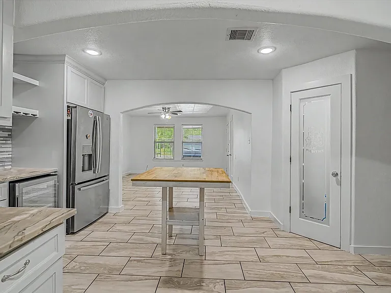 8159 Glenhollow Dr — Photo 8