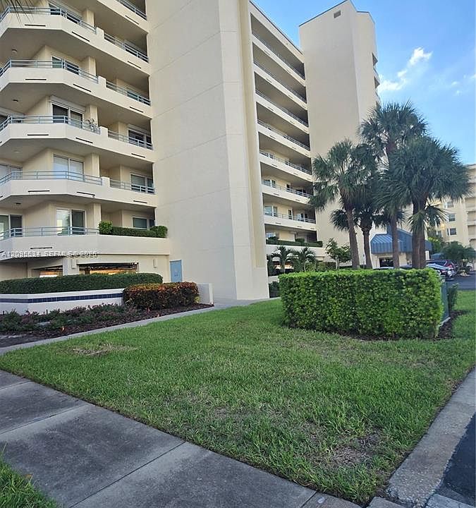 7974 Sailboat Key Blvd #202, Saint Petersburg, FL 33707 | MLS