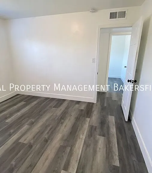 136 Clifton St — Photo 15