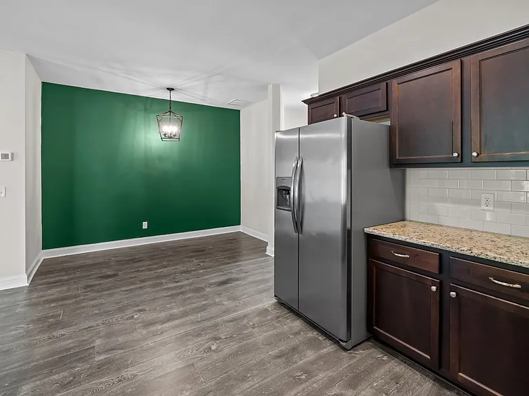 147 Ainsdale Dr — Photo 11