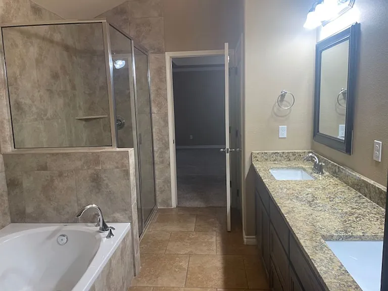 1106 Pinehollow Ln — Photo 13