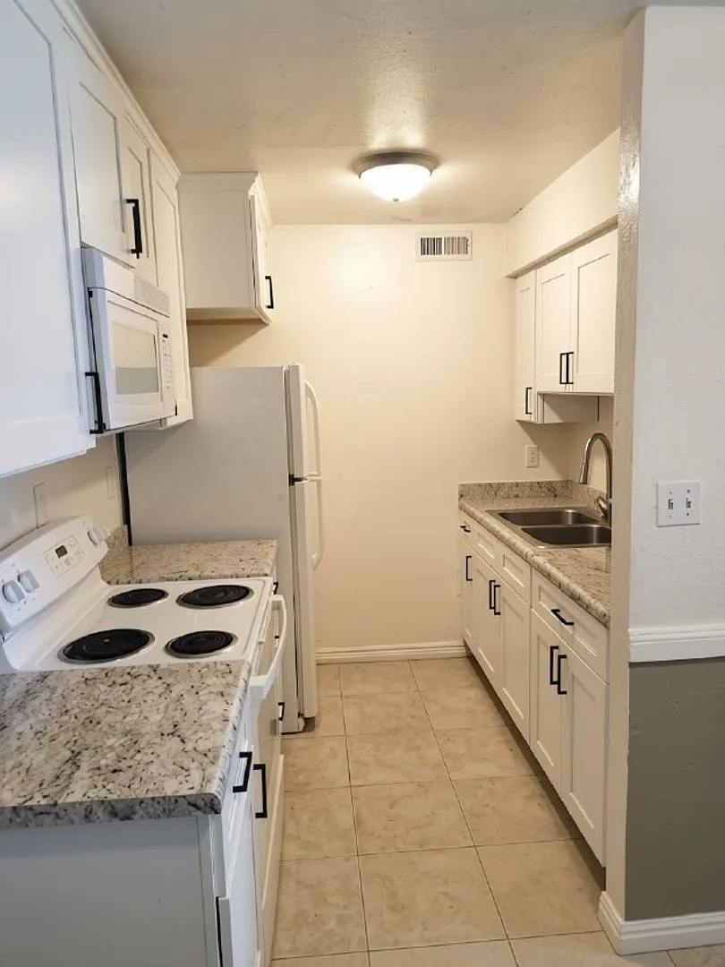 Riviera West Apartments — Photo 3