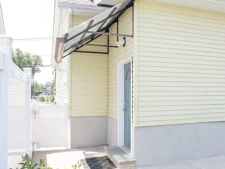 499 Victor St #2 — Photo 17