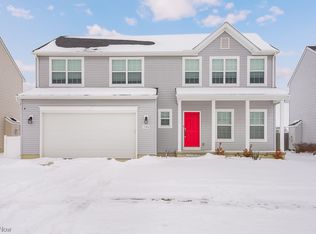 37054 Sandy Ridge Dr, North Ridgeville, OH 44039