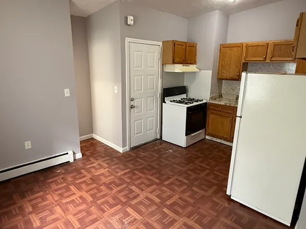 44 Mall St #3, Lynn, MA 01905