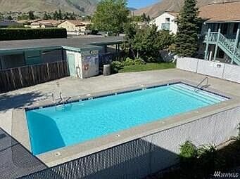 1st image of 10 S Cove Ave APT 36
