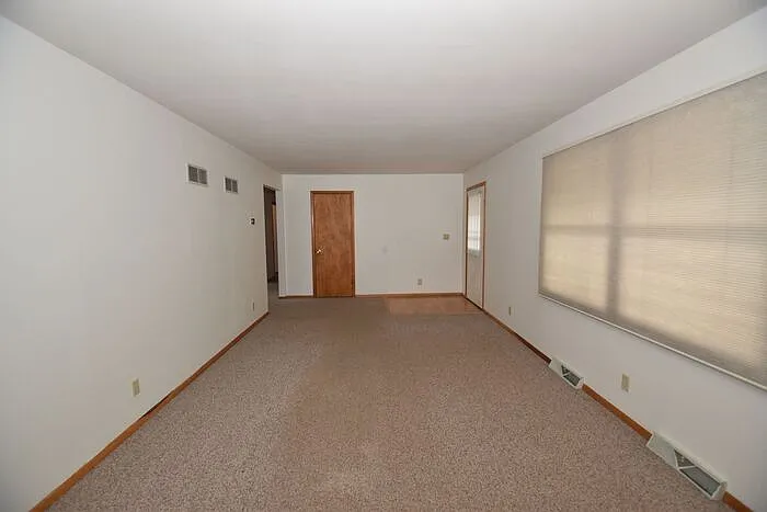 14769 Day Rd — Photo 4