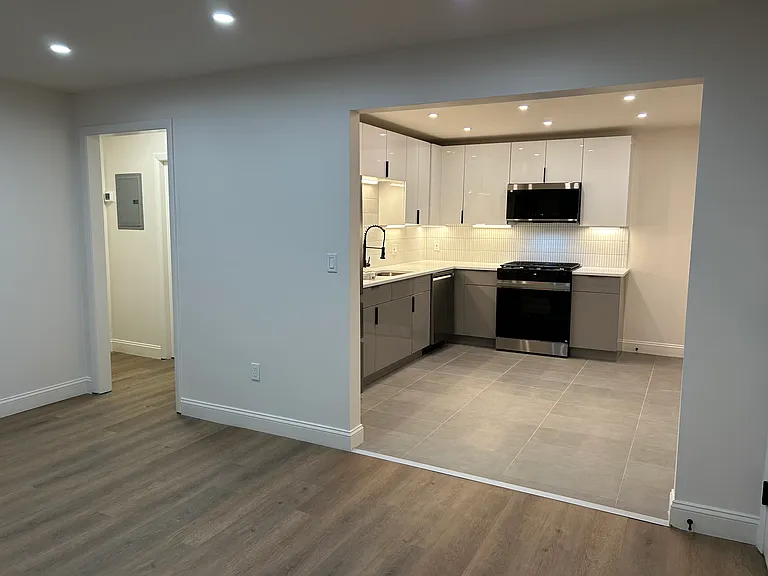 787 Admiral St #1 — Photo 17