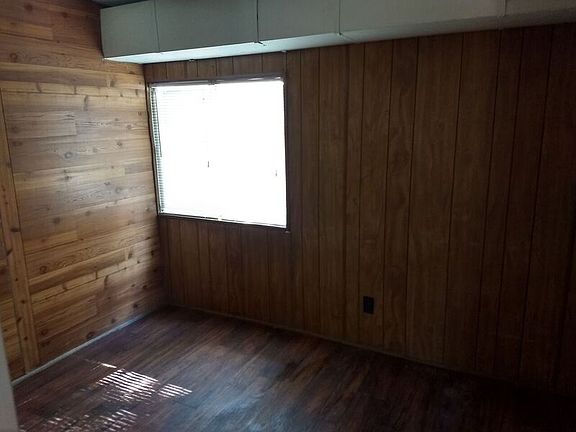 2nd image of 805 Splane Dr APT F