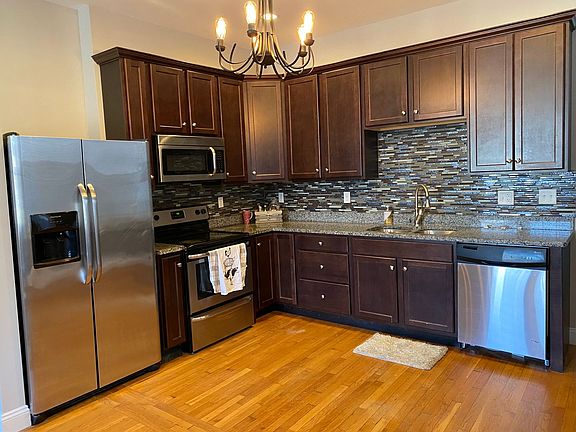 5th image of 2234 Edwards St