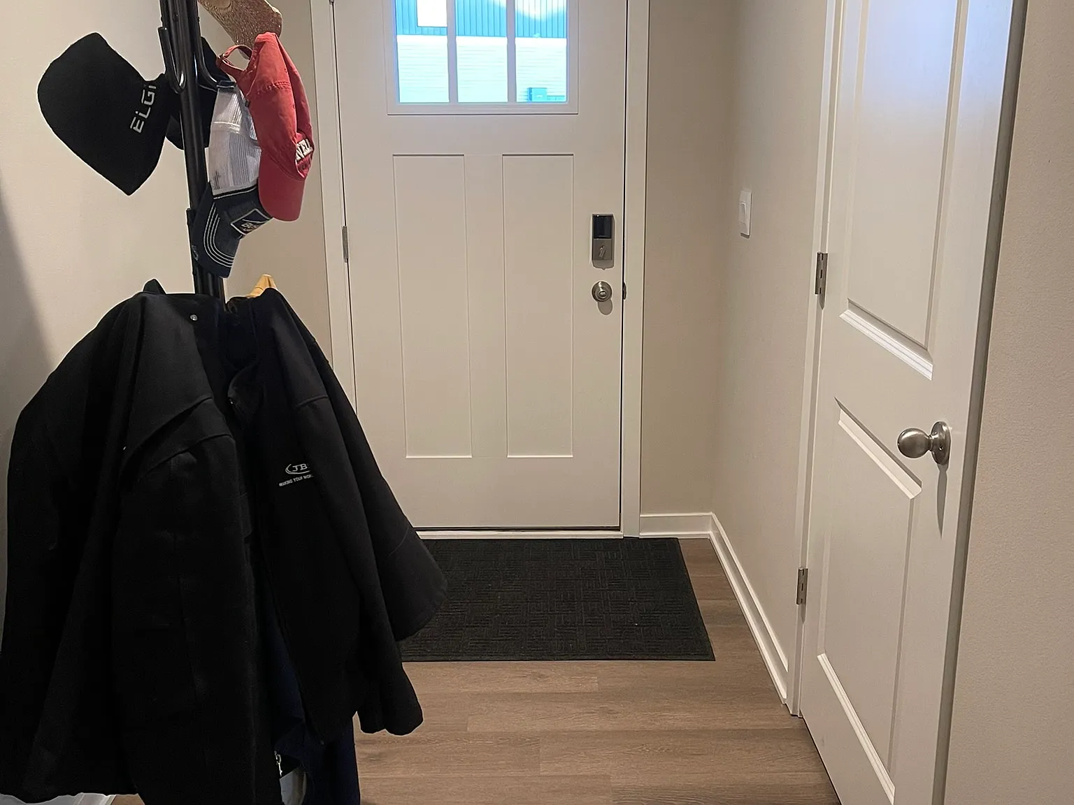 3 bed, 2.5 bath, 1511 sqft, $2,150 — Photo 4