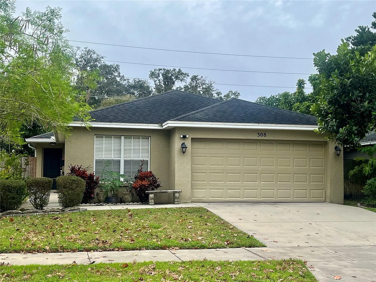 4 bed, 2.0 bath, $2,100 — Photo 1