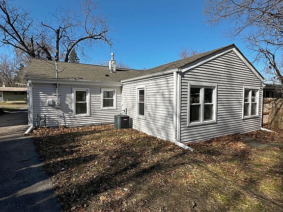 3rd image of 151 N Greenview Ave