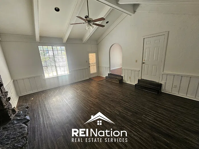 3 bed, 2.0 bath, 1446 sqft, $1,685 — Photo 3