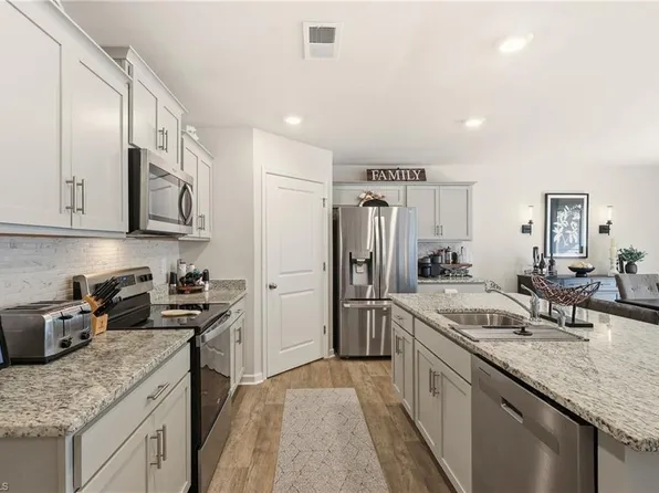 141 Emma Ct, Lexington, NC 27295