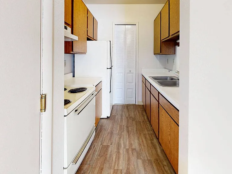 Wood Creek Apartments — Photo 88