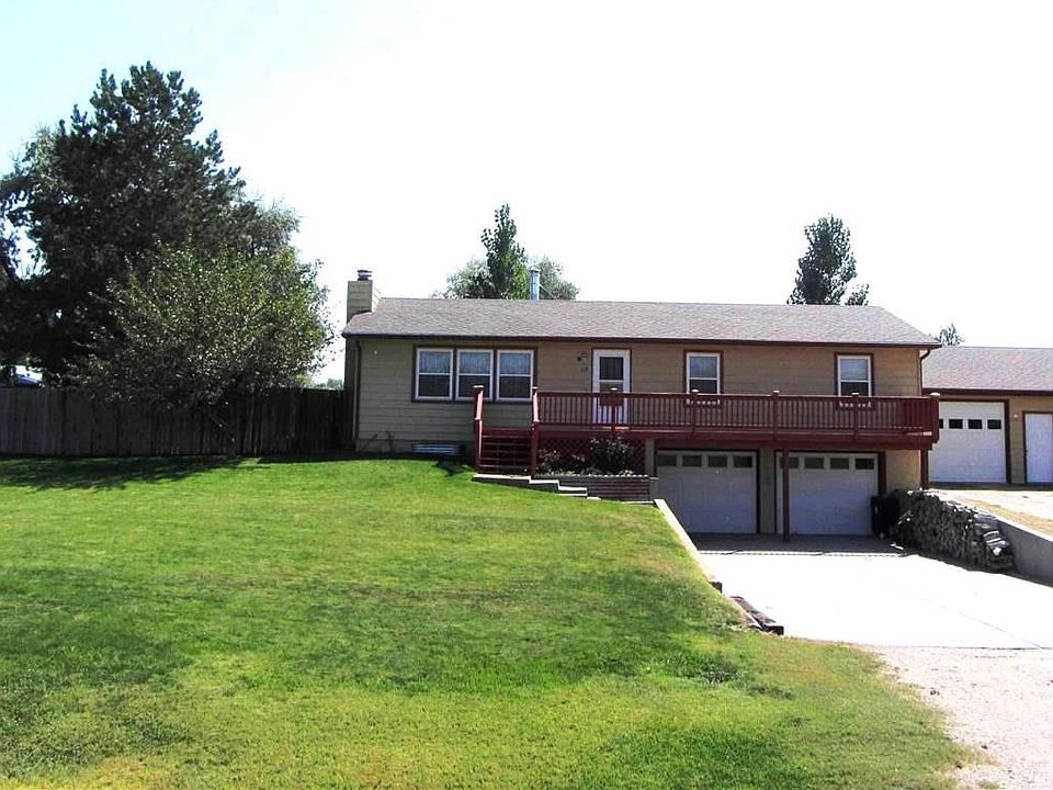 1st image of 28 Lakeview Dr