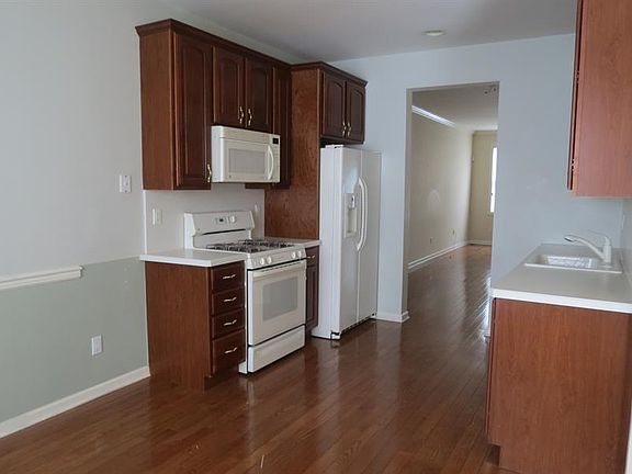 2nd image of 517 Coventry Dr