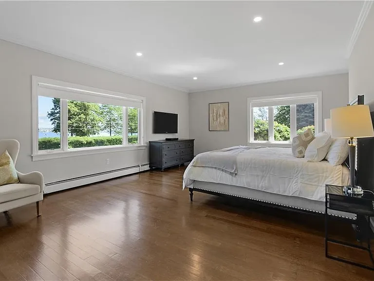 1 Harbor View Dr — Photo 34