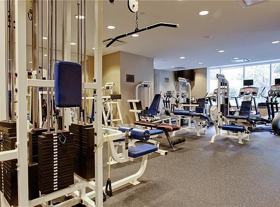 2nd image of 3505 Turtle Creek Blvd APT 5G