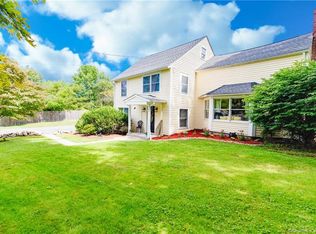 92 Bagburn Rd, Monroe, CT 06468