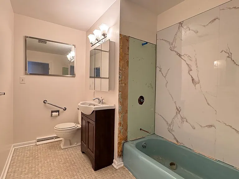 609 Duke Ln — Photo 8