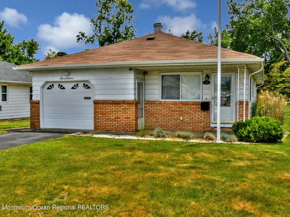 17 Barbados Drive S, Toms River, NJ 08757