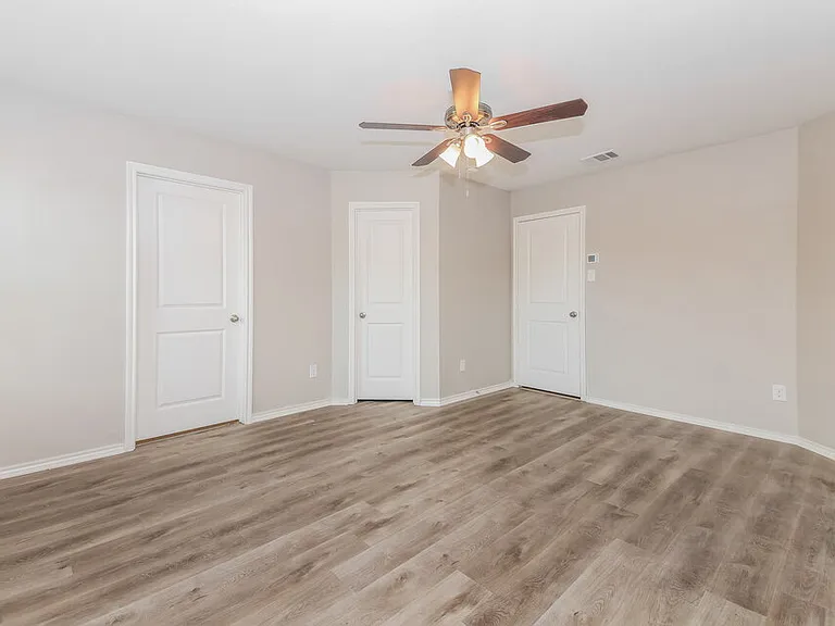 2609 Hutchins Dr — Photo 10