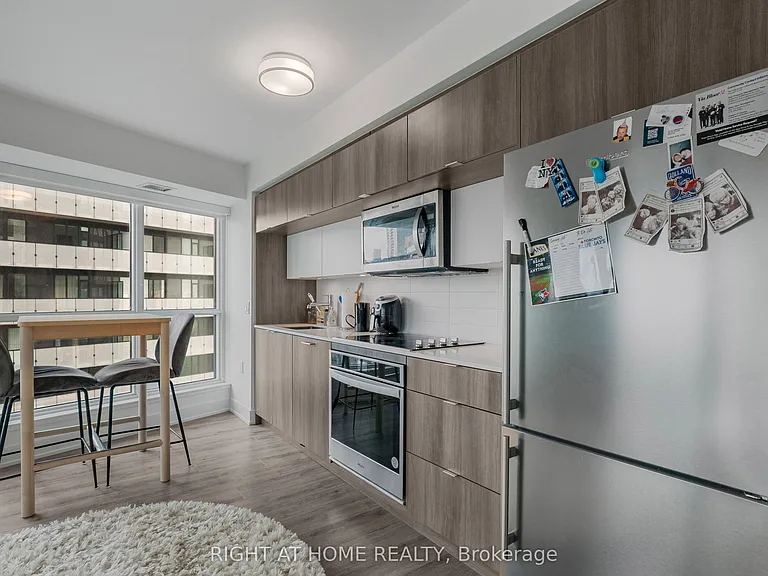 585 Bloor St E #1922 — Photo 10