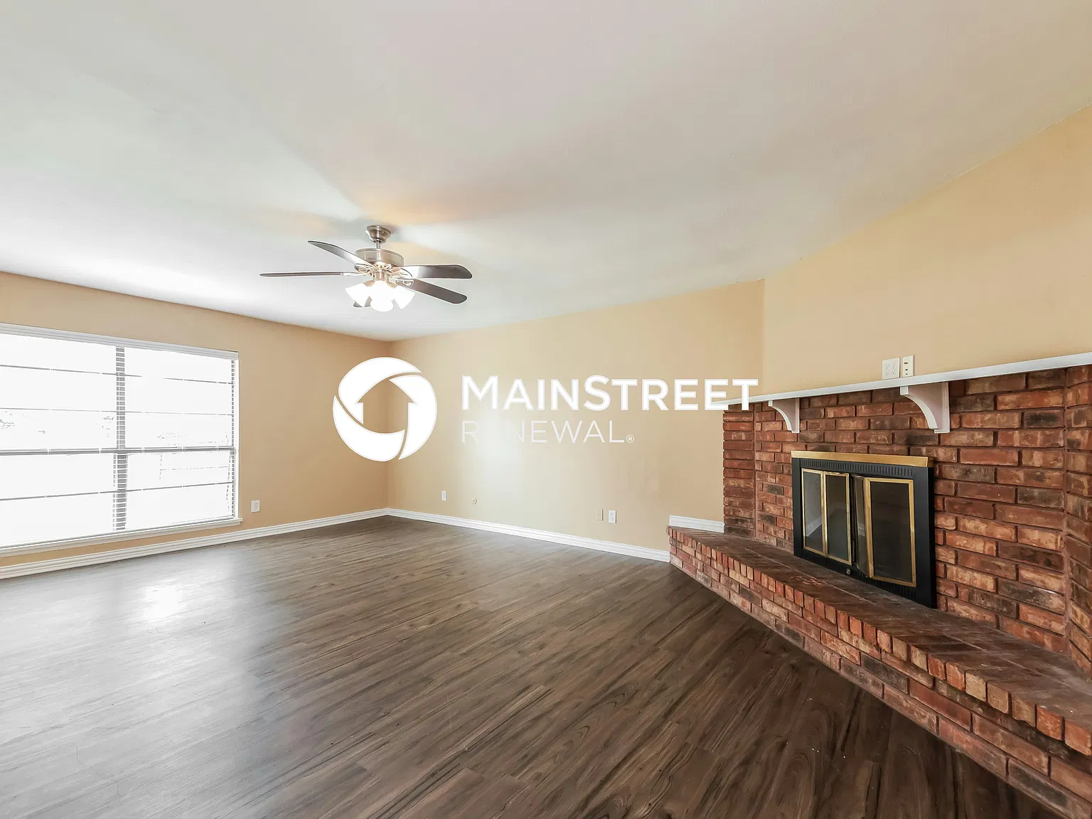 228 Rockcrest Dr — Photo 3