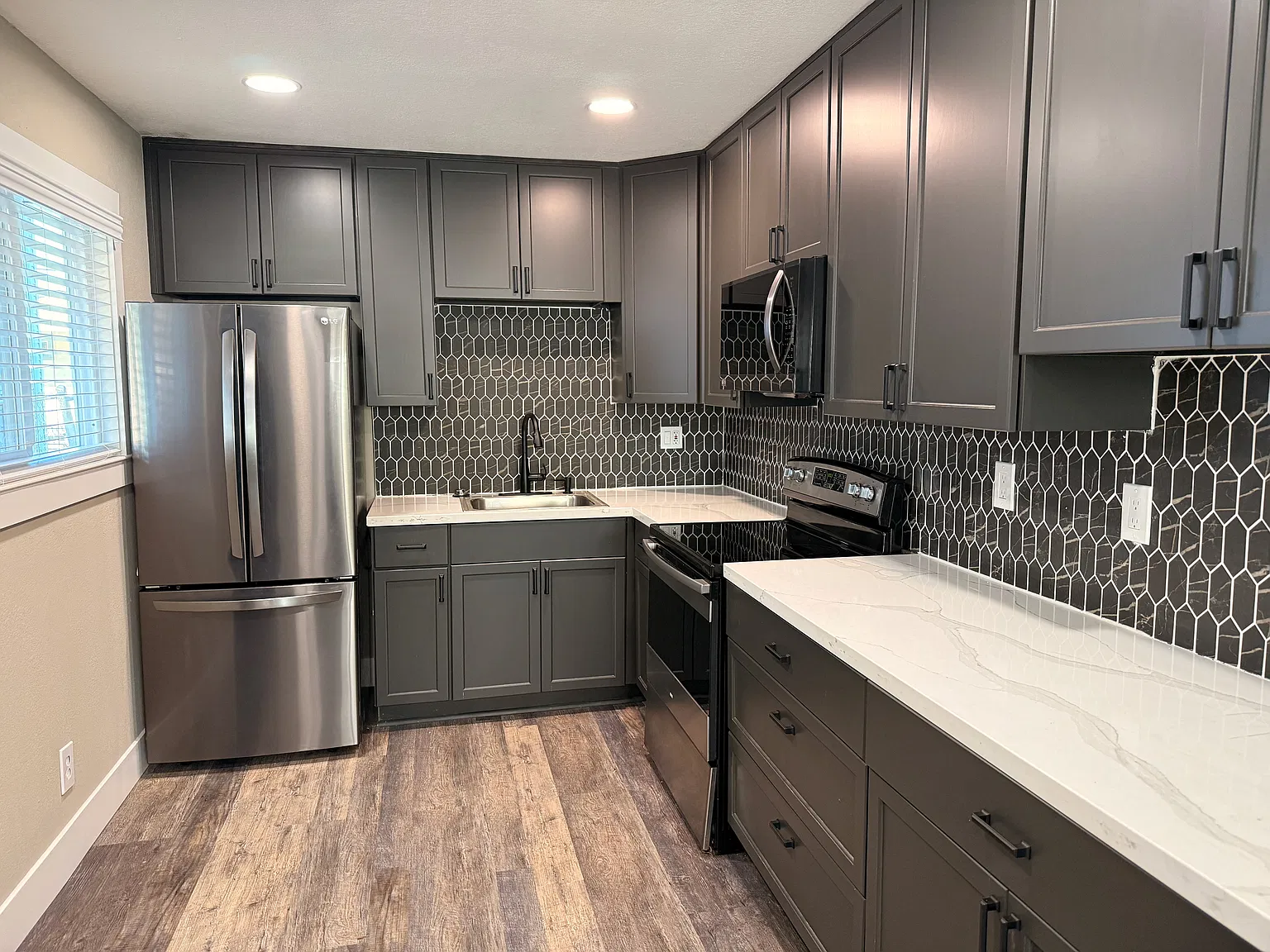 2 bed, $2,550 — Photo 4