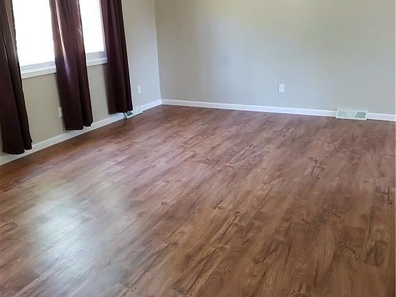 5th image of 6652 Putnam Dr