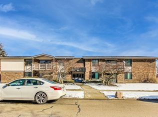 451 Raintree Ct UNIT 2B, Glen Ellyn, IL