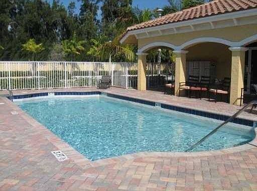 2nd image of 425 Bayfront Dr