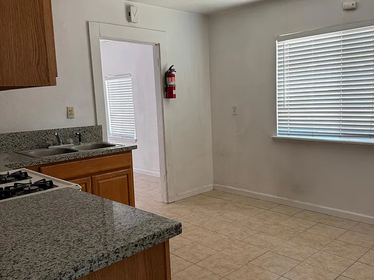 6275 Sultana Dr — Photo 11
