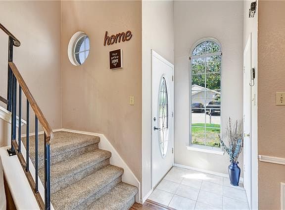 3rd image of 727 Nightingale Cir