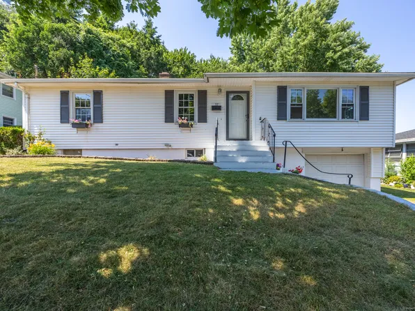 32 Kaynor Drive, Waterbury, CT 06708