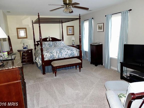 4th image of 8158 Quarterfield Farms Dr