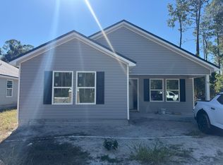77 Powhatan St, Crawfordville, FL 32327