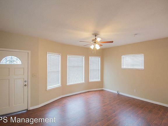3rd image of 1426 W 24th St #8570568