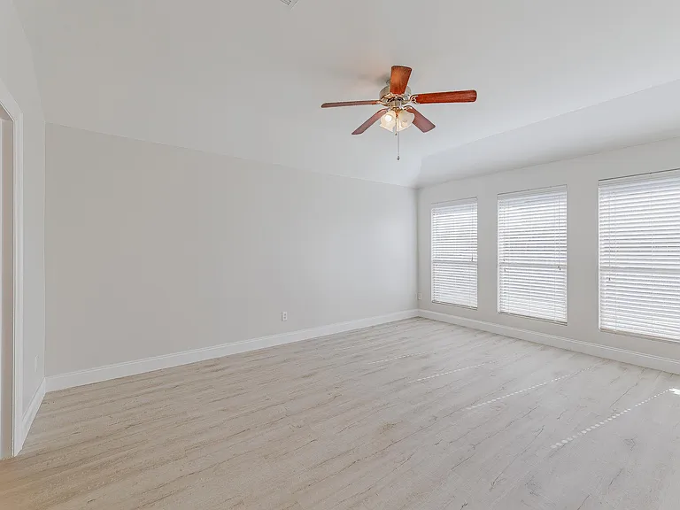 2805 Marsha Ln — Photo 11
