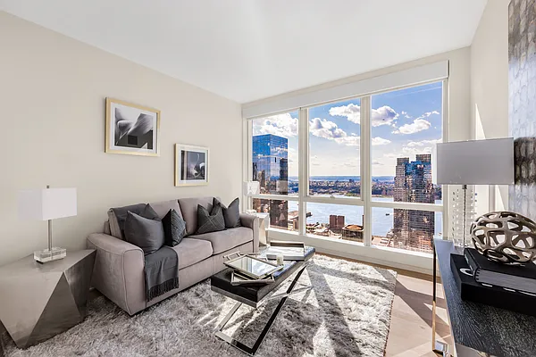 Rented by Square Realty Global Inc | media 20