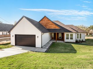 124 Runaway Bay Dr, Runaway Bay, TX 76426
