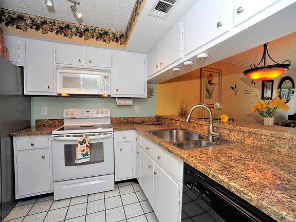 4th image of 2150 Golf Isle Dr APT 1302