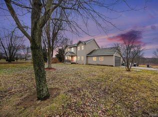 23780 Carleton West Rd, Belleville, MI 48111