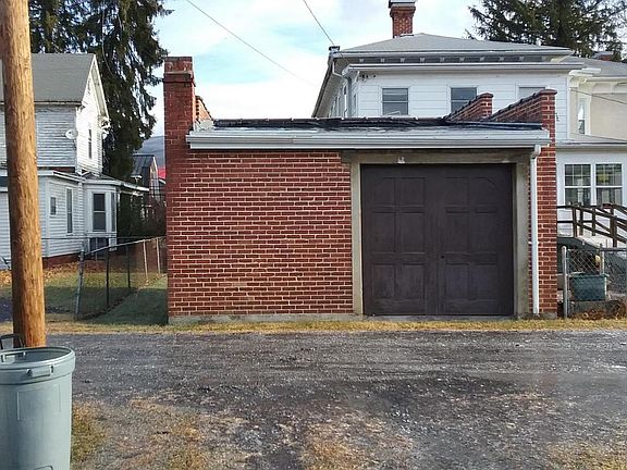 4th image of 124 N Lexington Ave